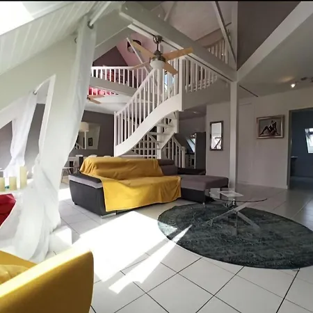 Daire Superbe Loft 90m² Proche Parc Expo *