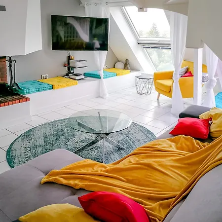 Superbe Loft 90m² Proche Parc Expo *